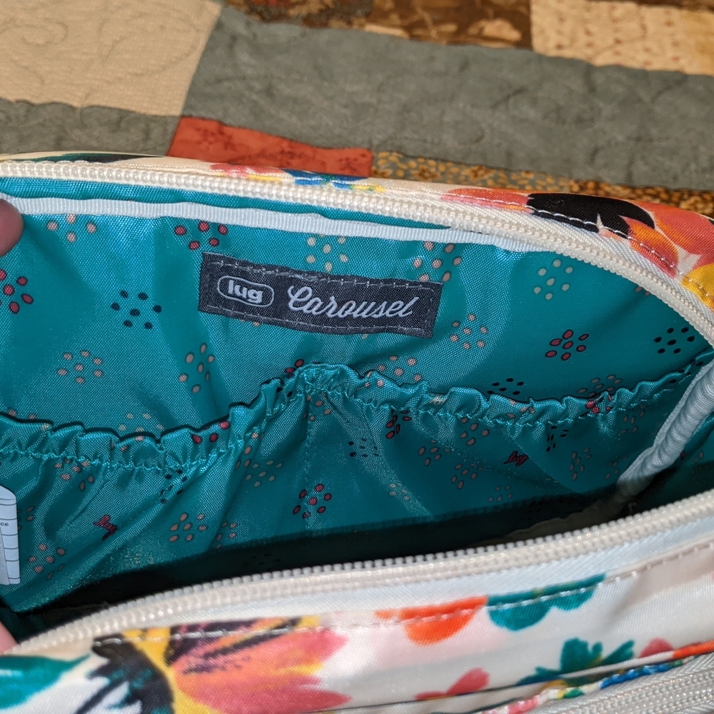 Lug Carousel - Picture 5 of 7
